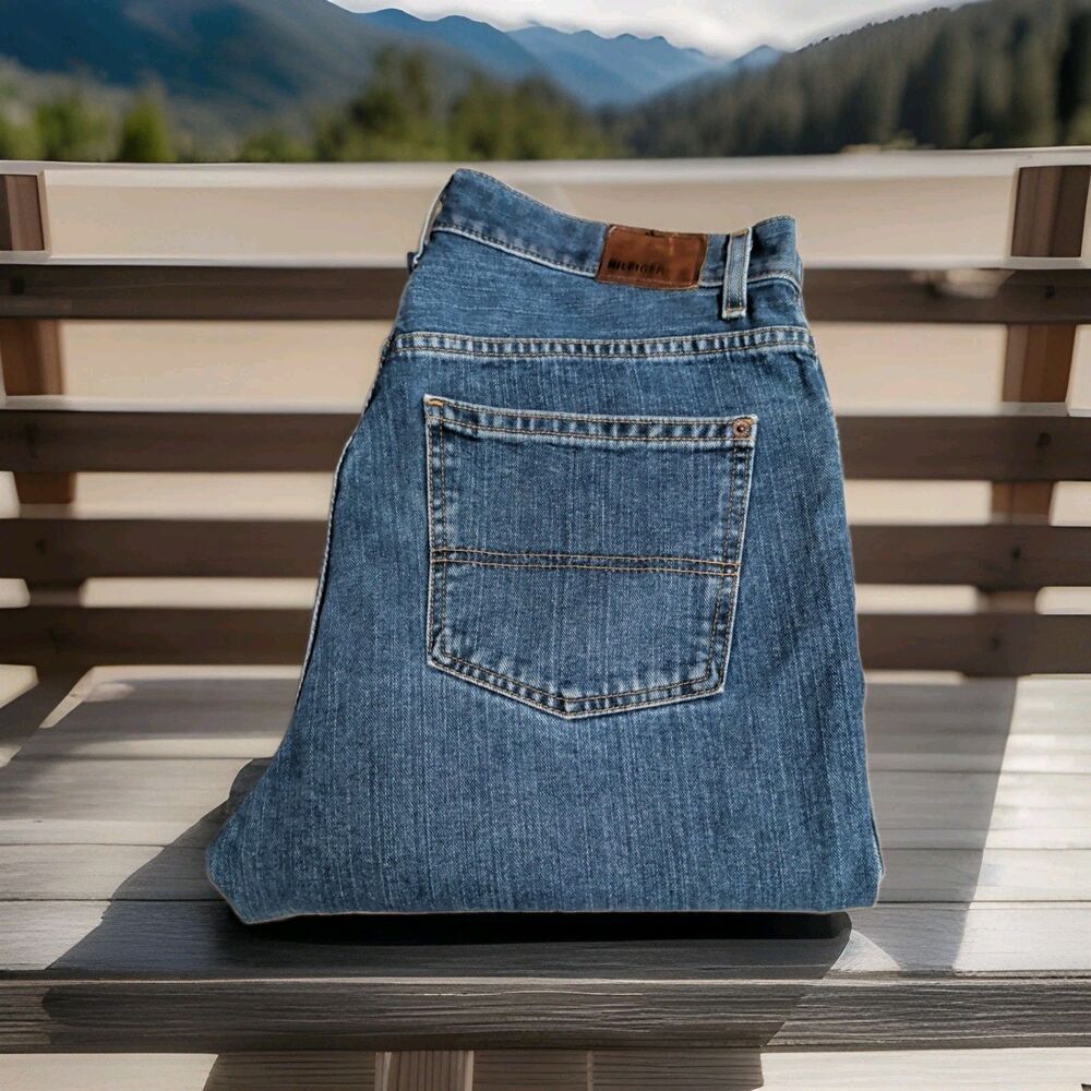 TOMMY HILFIGER '09 RELAXED FIT BLUE DENIM JEANS MENS SIZE 34X30 GUC